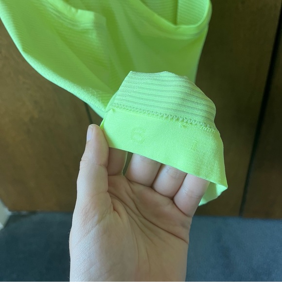 New Lululemon Swiftly Tech Tank Race Length - Picture 4 of 4